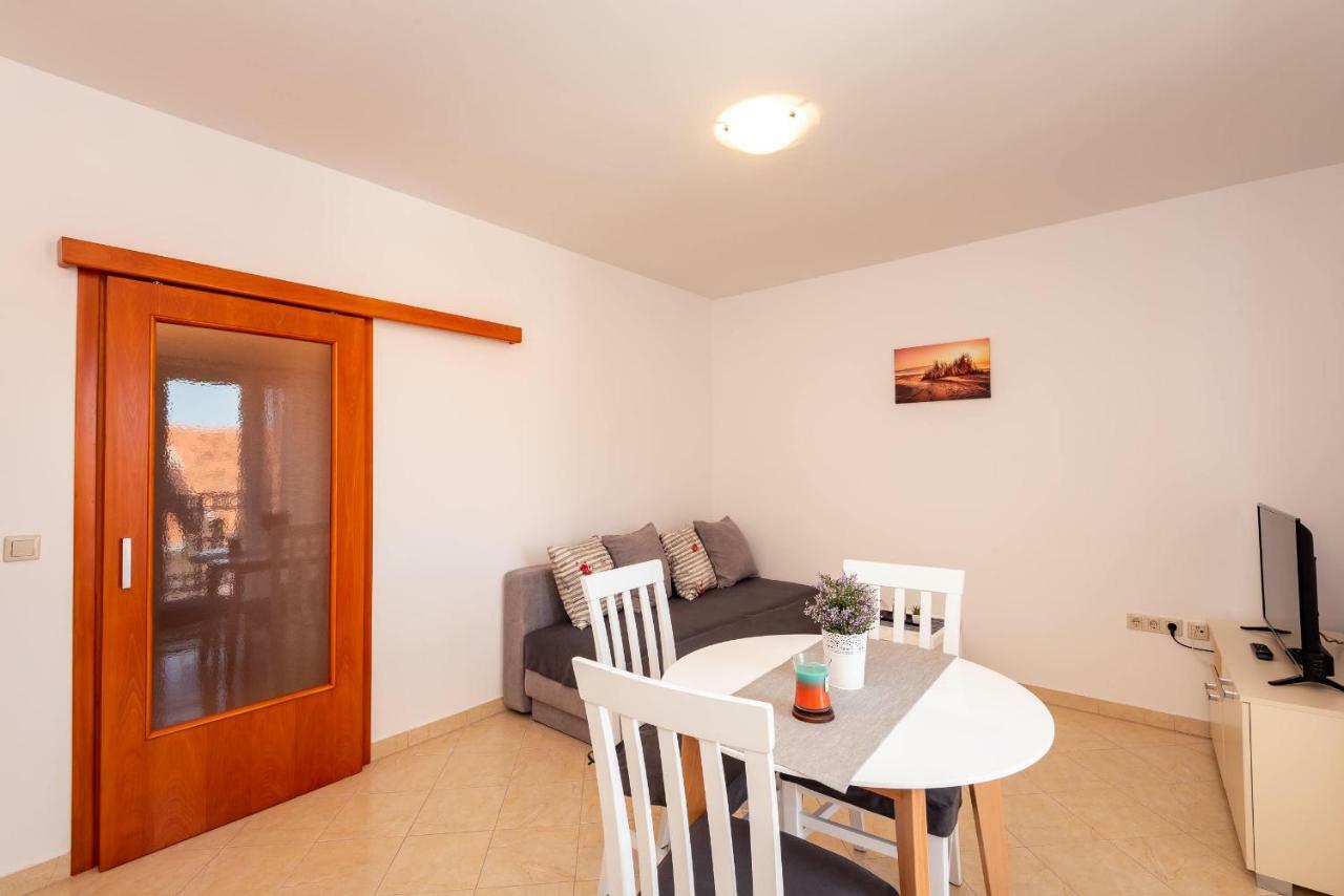 Apartmani Marina Klek Bagian luar foto