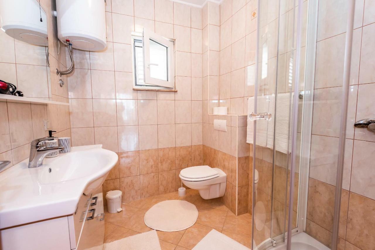 Apartmani Marina Klek Bagian luar foto