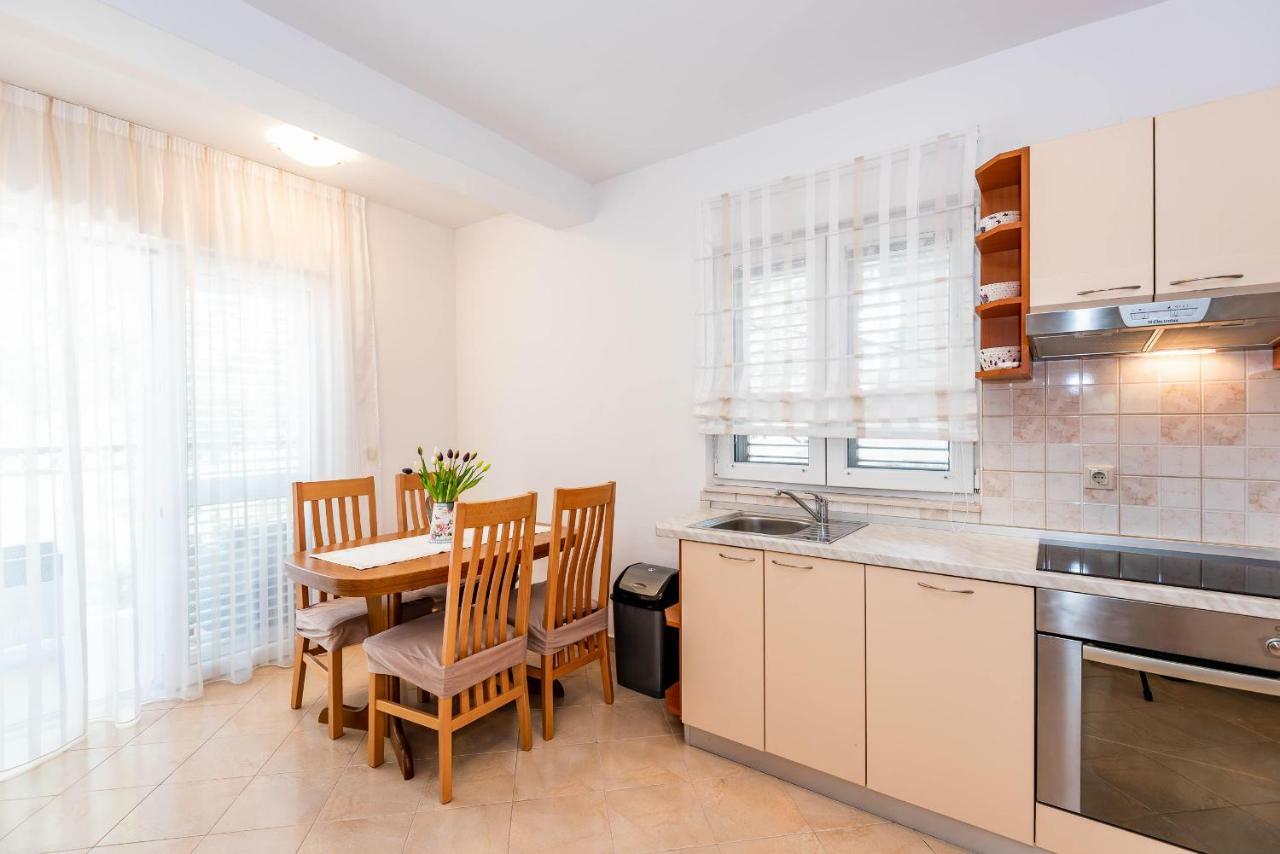 Apartmani Marina Klek Bagian luar foto