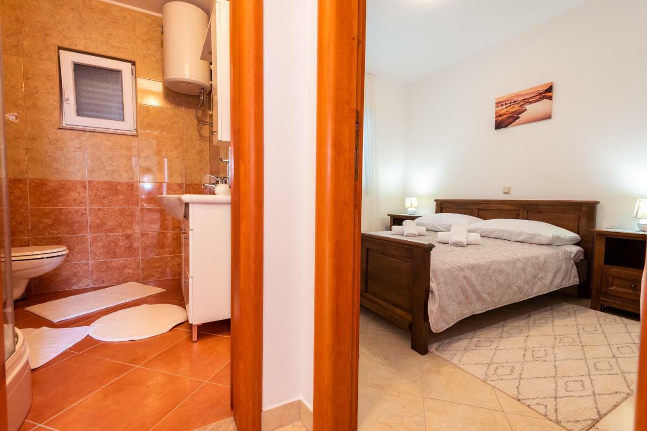 Apartmani Marina Klek Bagian luar foto