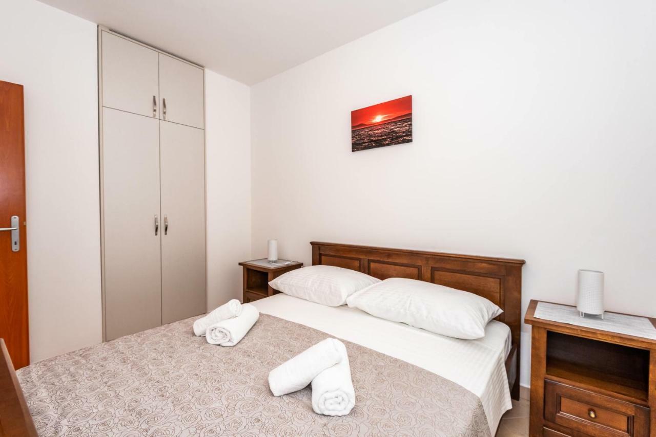 Apartmani Marina Klek Bagian luar foto