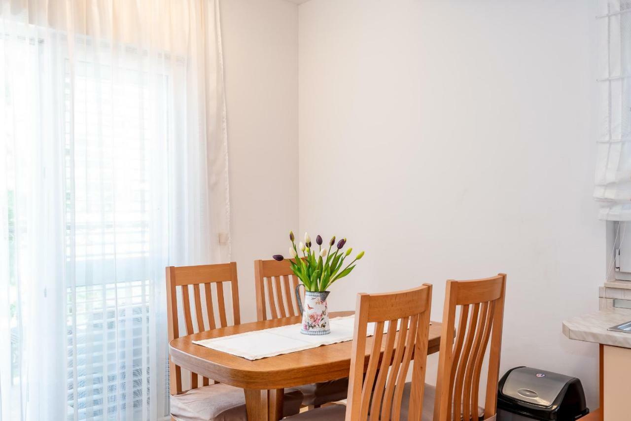 Apartmani Marina Klek Bagian luar foto