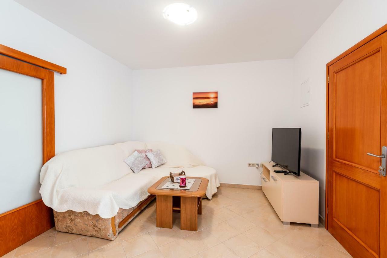Apartmani Marina Klek Bagian luar foto