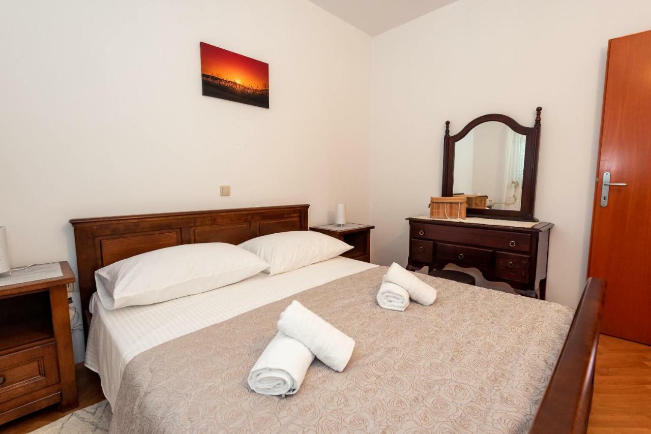 Apartmani Marina Klek Bagian luar foto