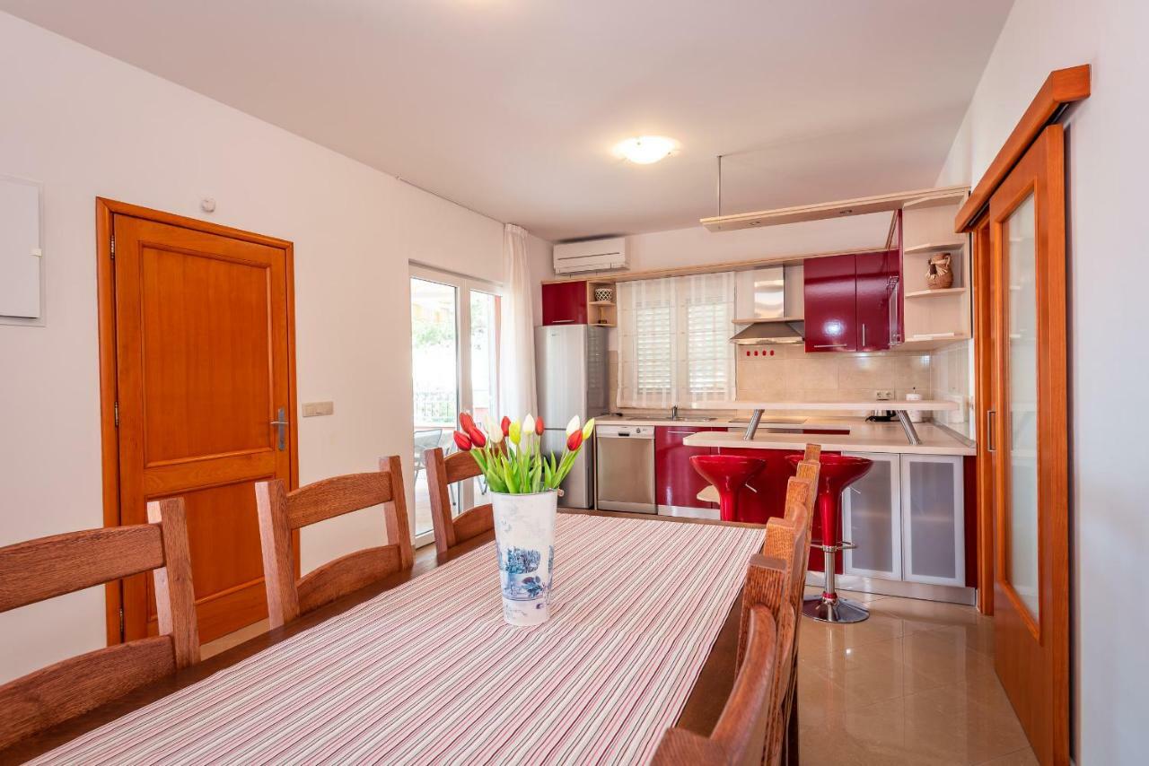 Apartmani Marina Klek Bagian luar foto